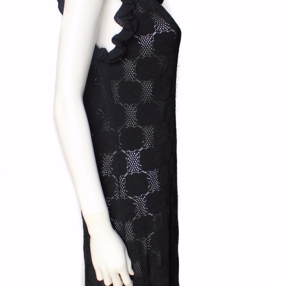 Chanel Black Lace Camelia Dress, size 8 - Picture 2 of 6